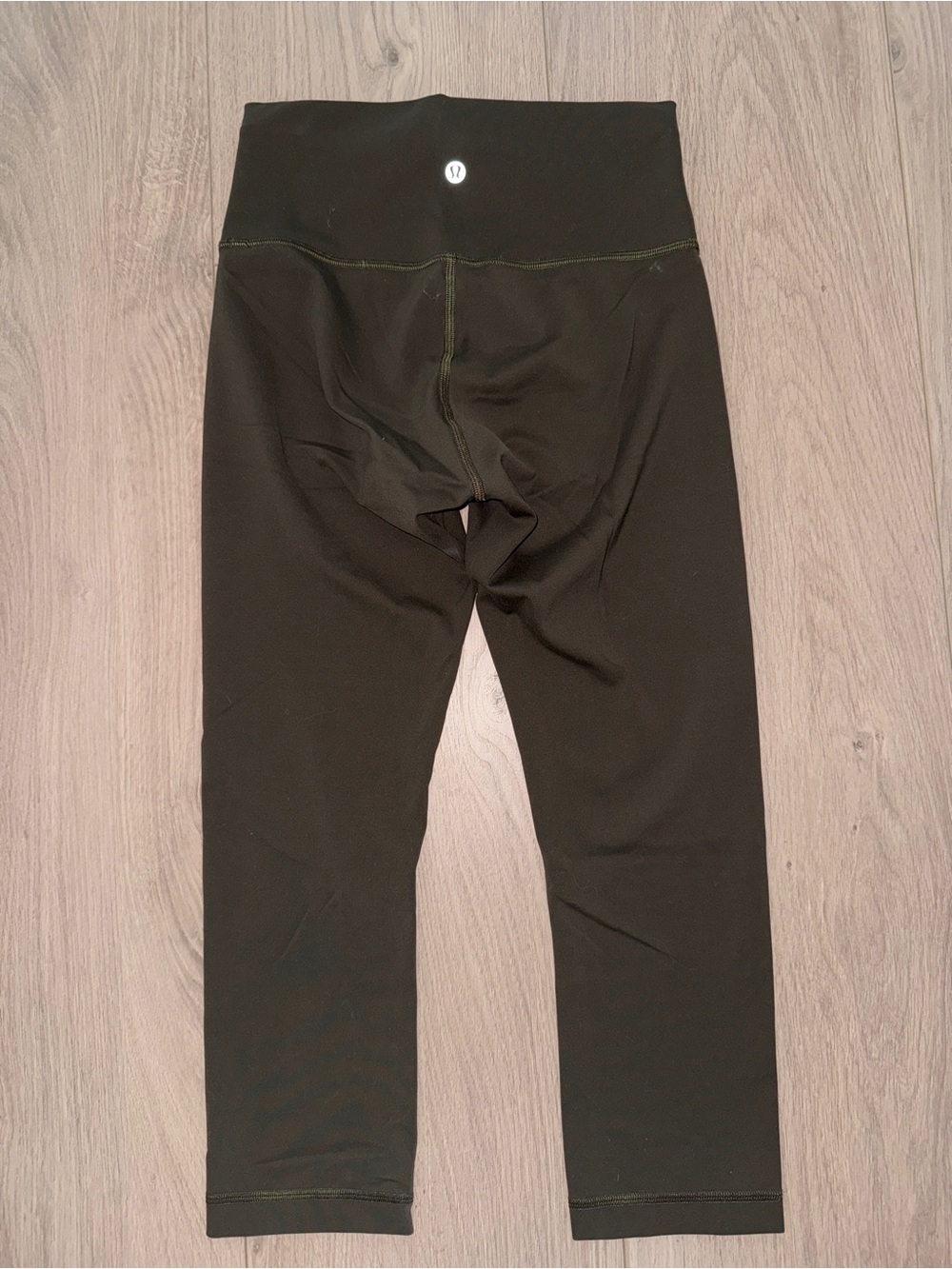 Lululemon Wunder Train High-Rise Crop 21"
Dark Olive size 6 - Picture 2 of 5